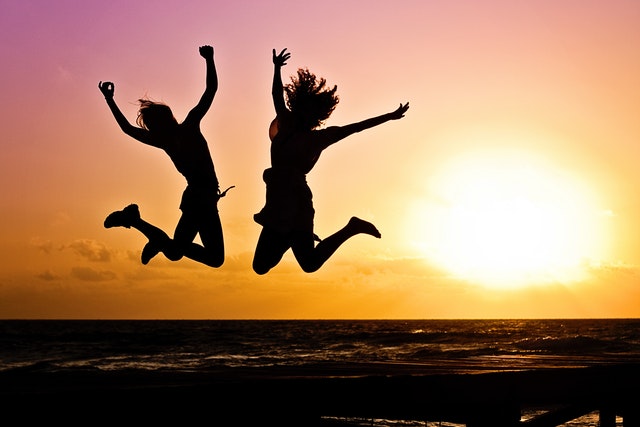 femmes heureuse journée mondiale
